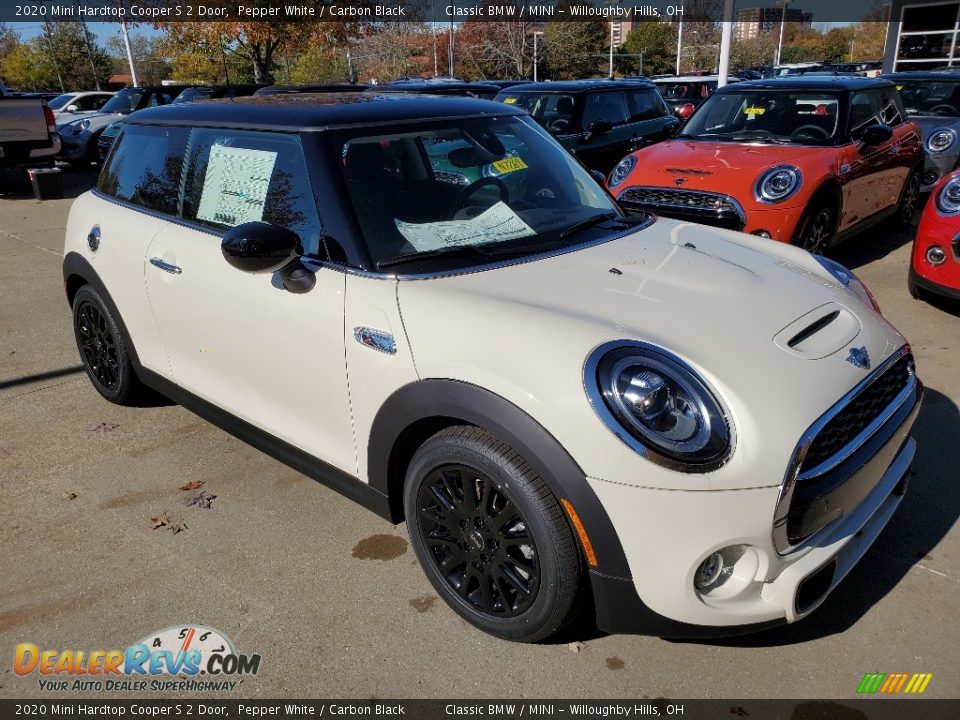 Front 3/4 View of 2020 Mini Hardtop Cooper S 2 Door Photo #1