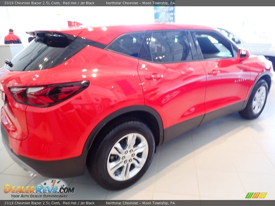 2019 Chevrolet Blazer 2.5L Cloth Red Hot / Jet Black Photo #7