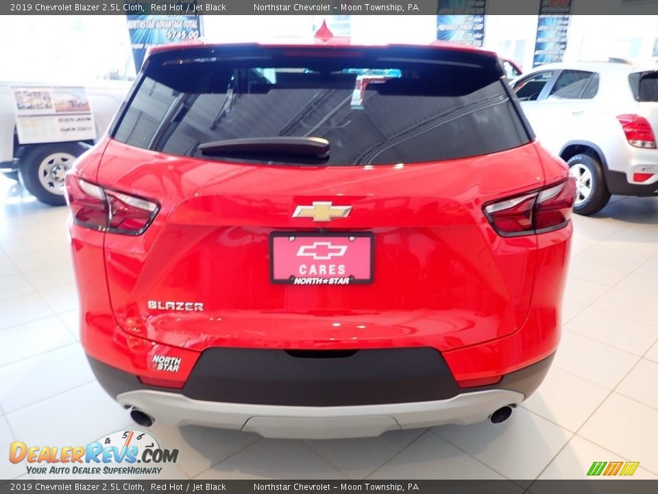 2019 Chevrolet Blazer 2.5L Cloth Red Hot / Jet Black Photo #8
