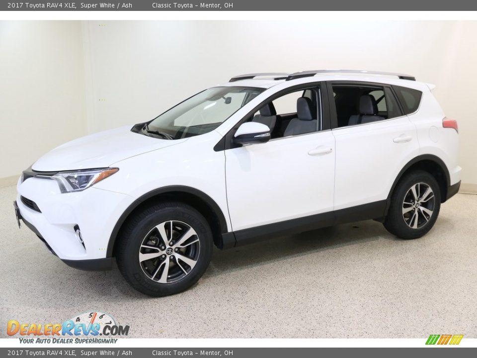 2017 Toyota RAV4 XLE Super White / Ash Photo #3