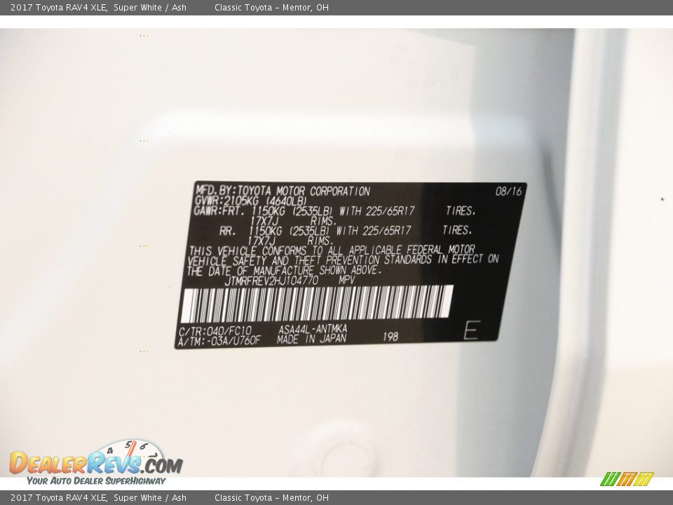 2017 Toyota RAV4 XLE Super White / Ash Photo #19