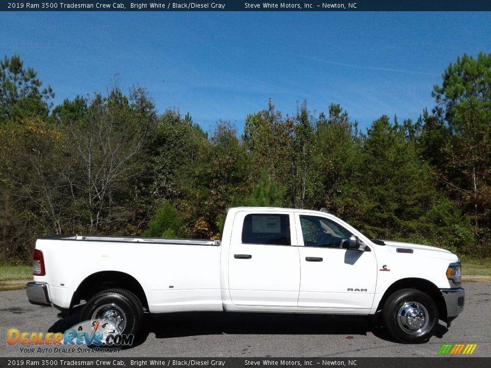 2019 Ram 3500 Tradesman Crew Cab Bright White / Black/Diesel Gray Photo #5