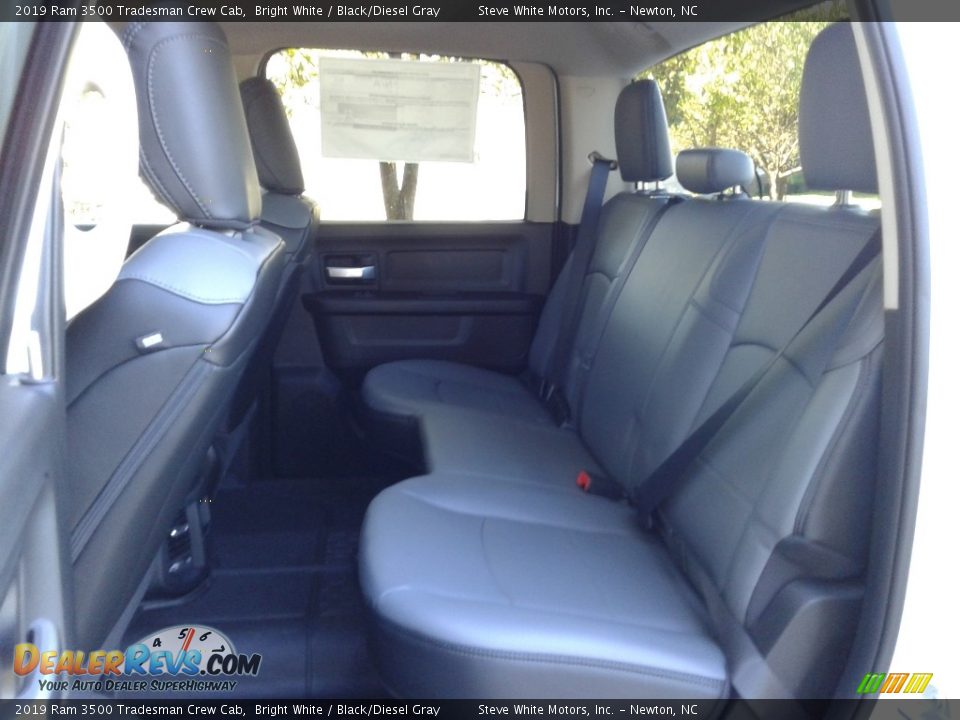 2019 Ram 3500 Tradesman Crew Cab Bright White / Black/Diesel Gray Photo #11