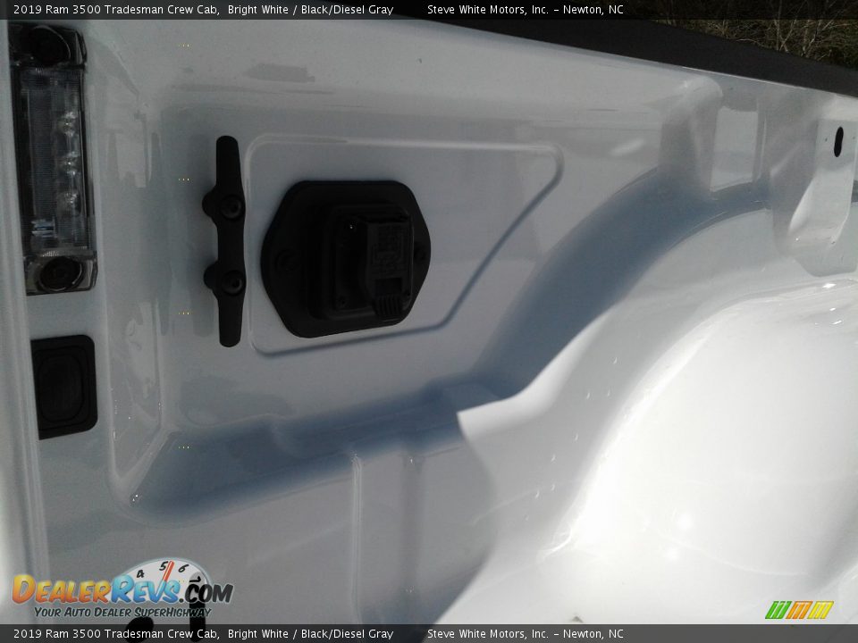 2019 Ram 3500 Tradesman Crew Cab Bright White / Black/Diesel Gray Photo #12