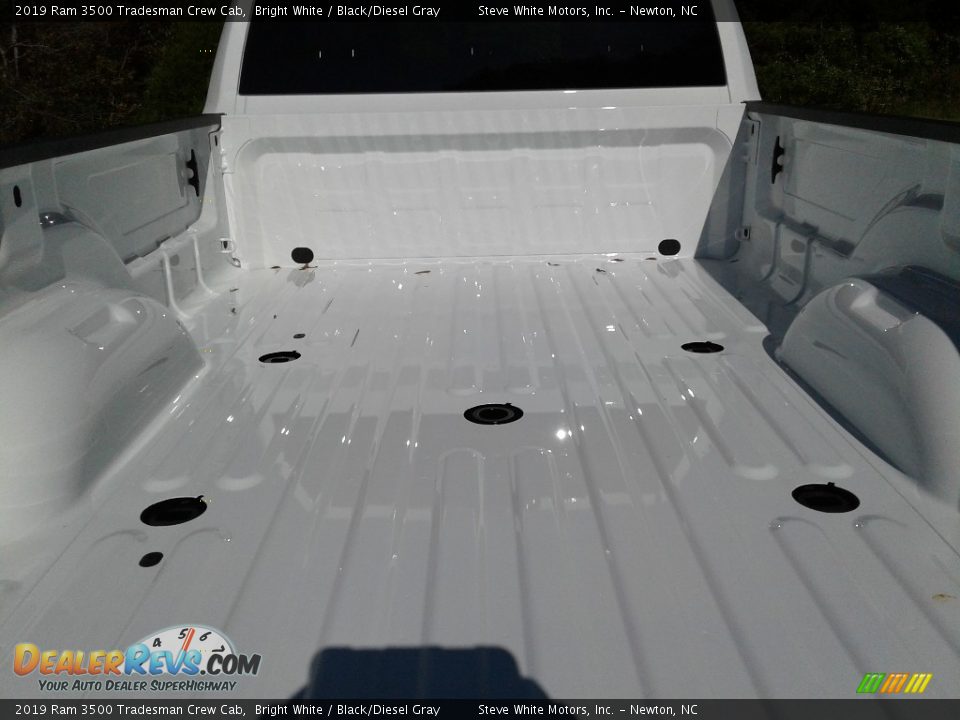 2019 Ram 3500 Tradesman Crew Cab Bright White / Black/Diesel Gray Photo #14