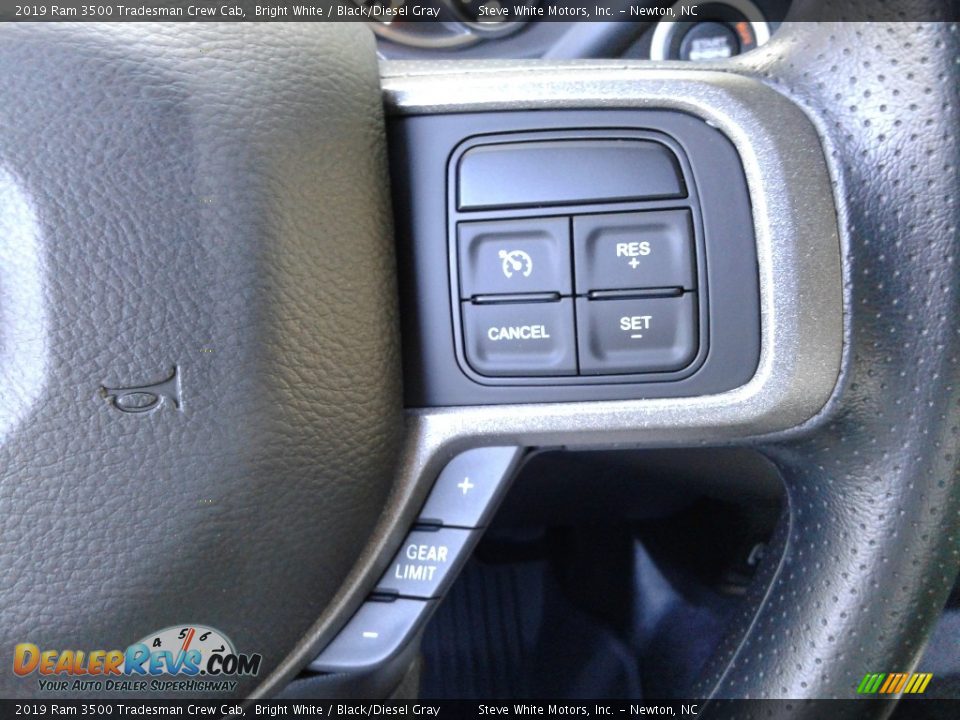 2019 Ram 3500 Tradesman Crew Cab Bright White / Black/Diesel Gray Photo #18