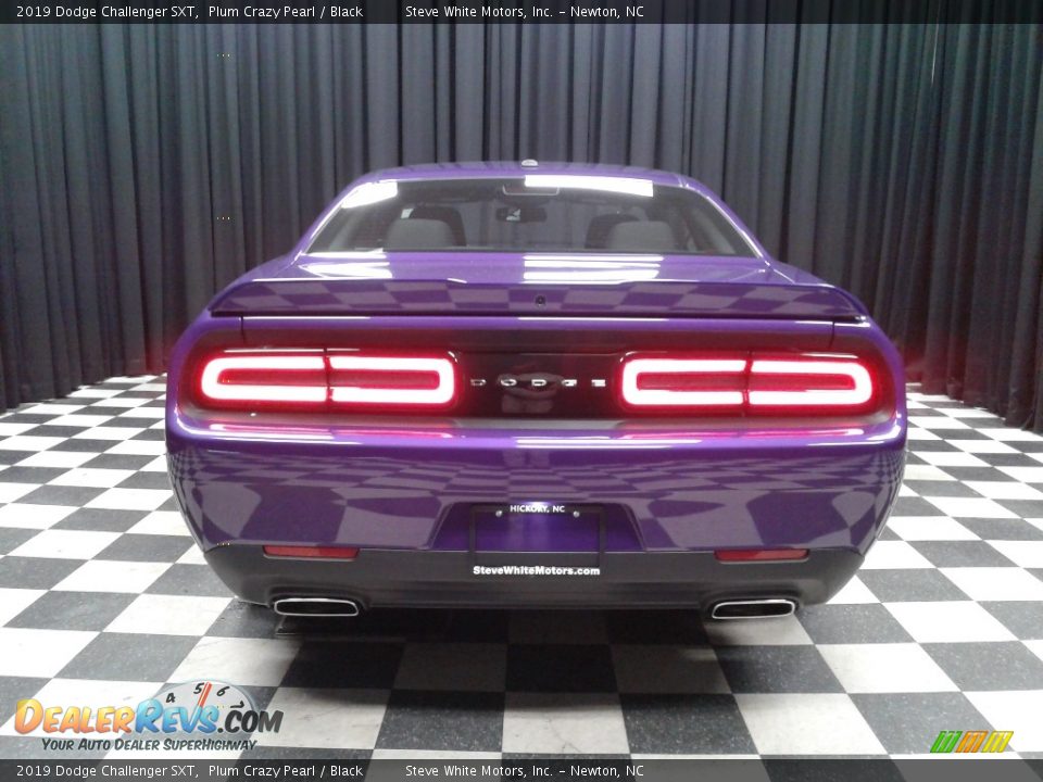 2019 Dodge Challenger SXT Plum Crazy Pearl / Black Photo #7