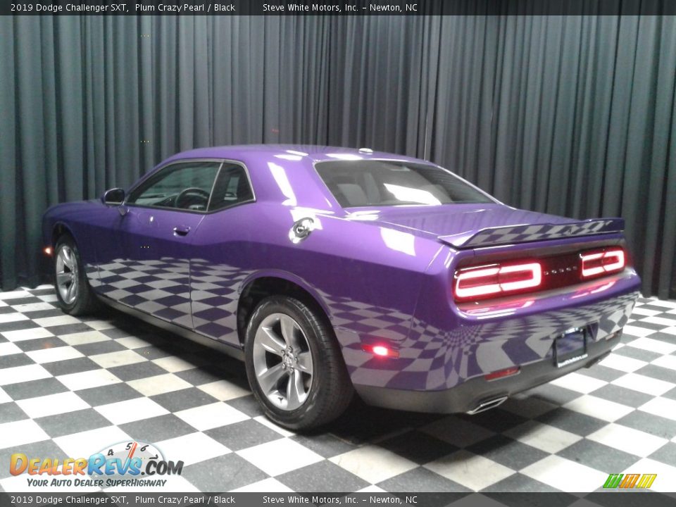 2019 Dodge Challenger SXT Plum Crazy Pearl / Black Photo #8