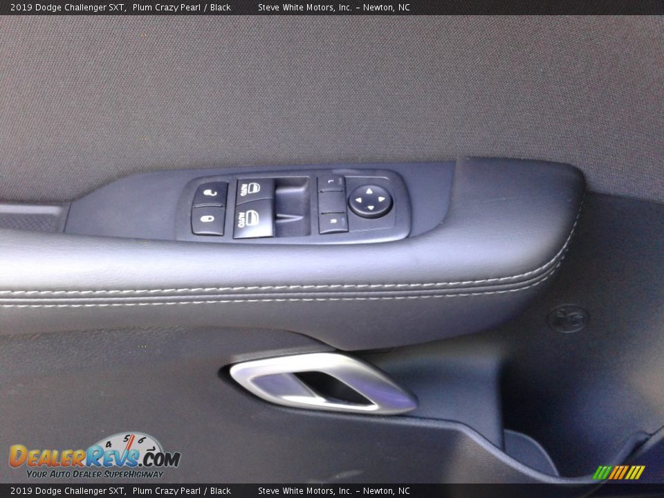 2019 Dodge Challenger SXT Plum Crazy Pearl / Black Photo #9