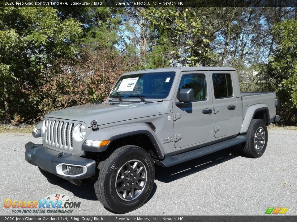 Front 3/4 View of 2020 Jeep Gladiator Overland 4x4 Photo #2