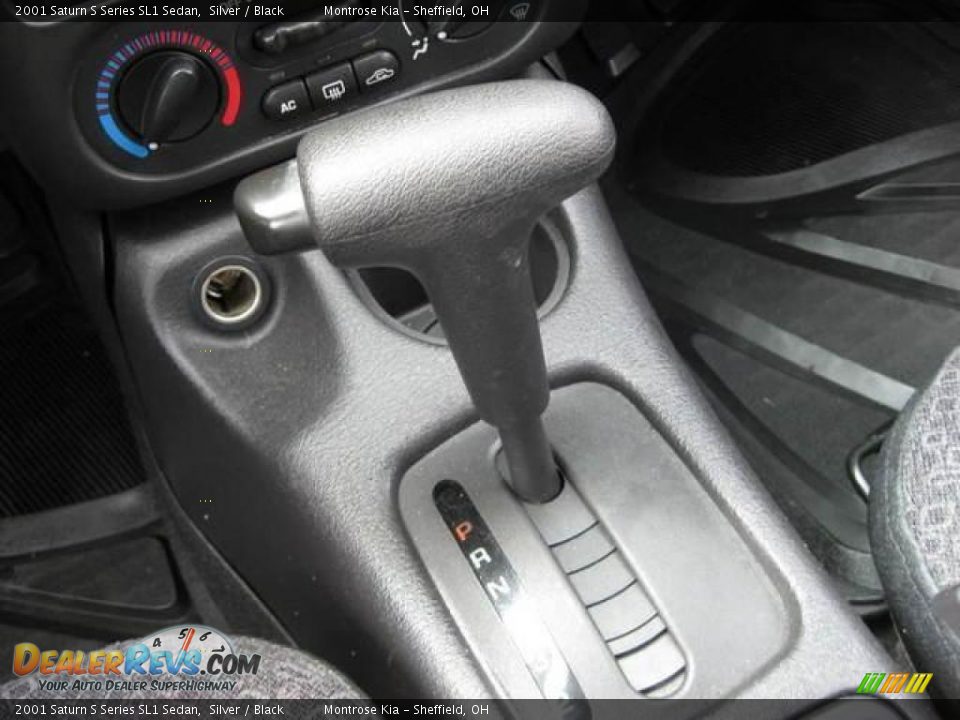 2001 Saturn S Series SL1 Sedan Silver / Black Photo #16