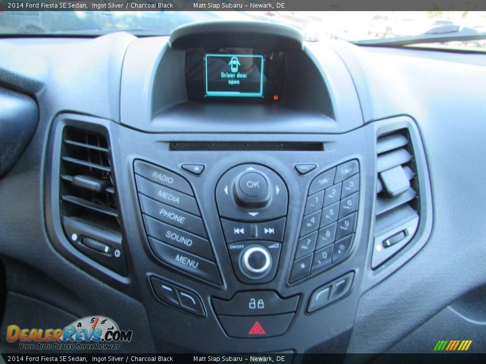 2014 Ford Fiesta SE Sedan Ingot Silver / Charcoal Black Photo #24
