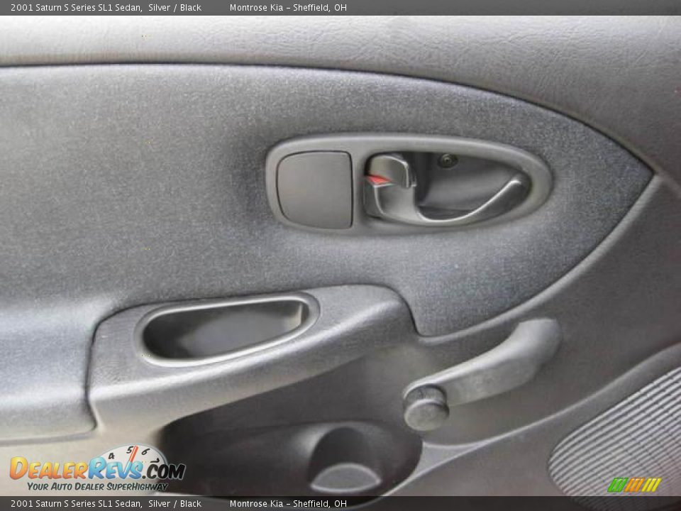 2001 Saturn S Series SL1 Sedan Silver / Black Photo #17