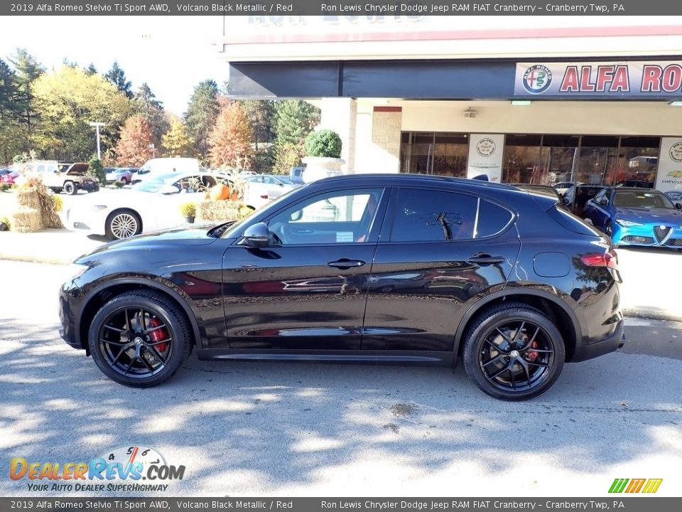 2019 Alfa Romeo Stelvio Ti Sport AWD Volcano Black Metallic / Red Photo #3