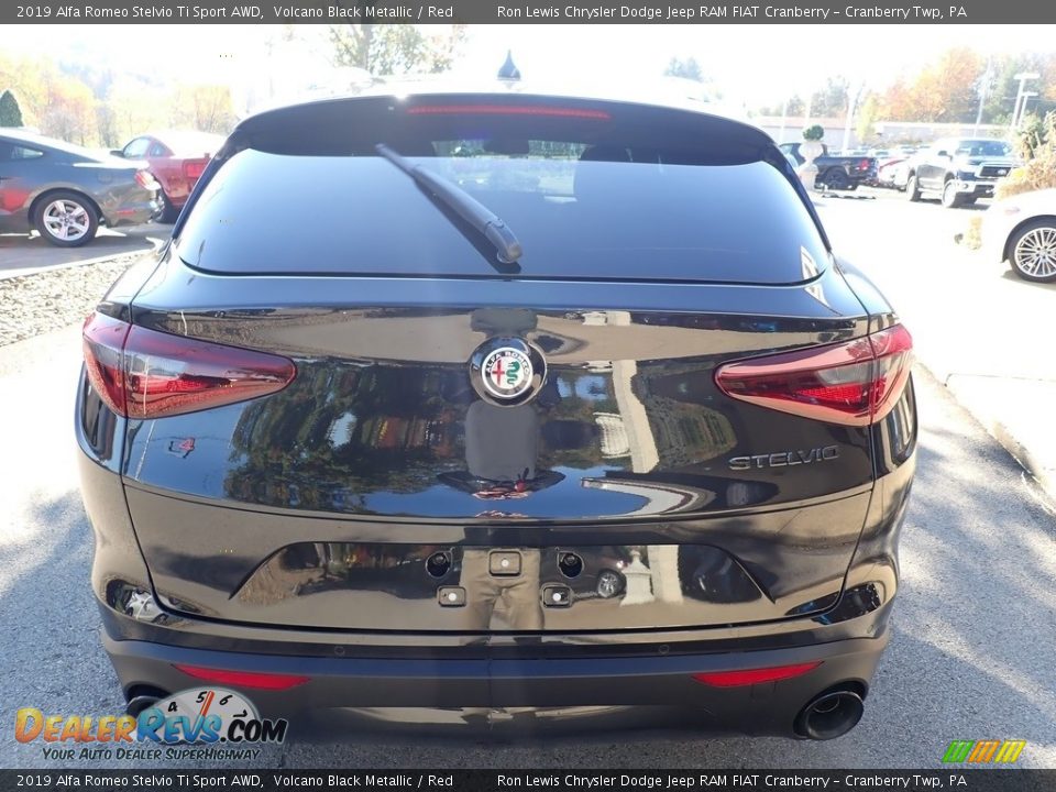 2019 Alfa Romeo Stelvio Ti Sport AWD Volcano Black Metallic / Red Photo #6