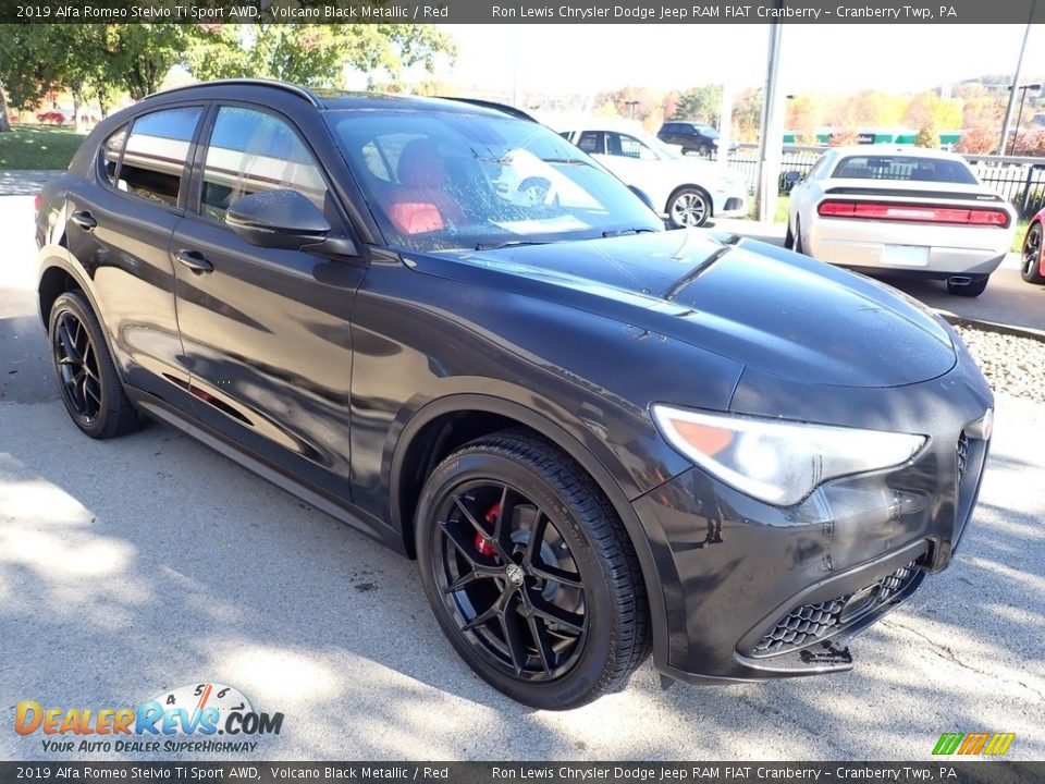 2019 Alfa Romeo Stelvio Ti Sport AWD Volcano Black Metallic / Red Photo #10