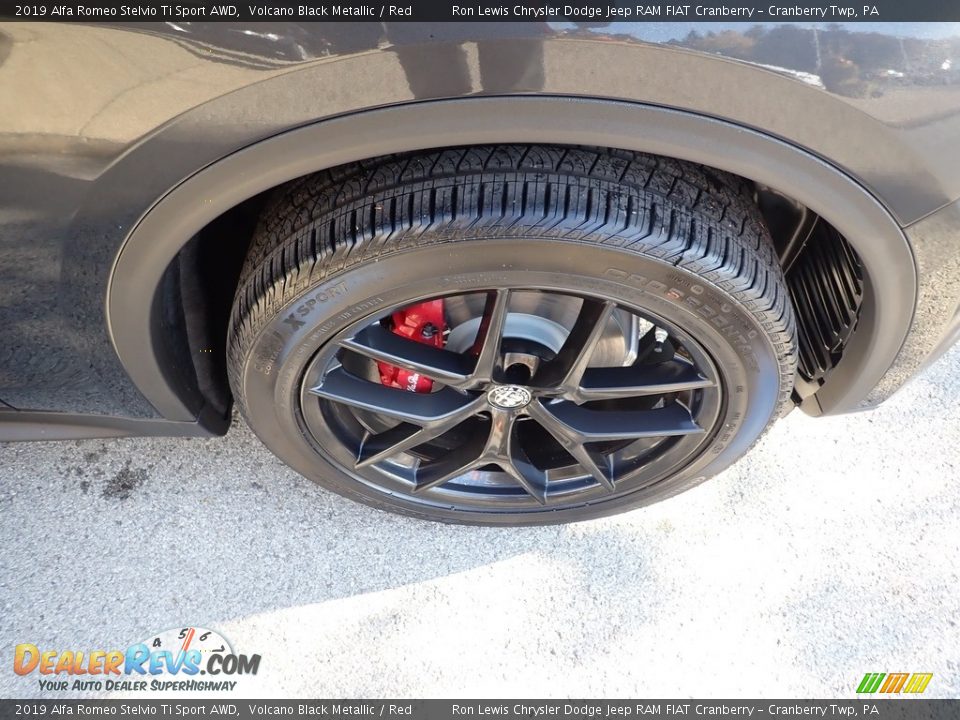 2019 Alfa Romeo Stelvio Ti Sport AWD Volcano Black Metallic / Red Photo #13