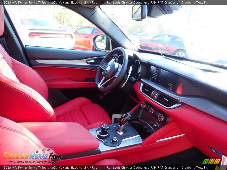 2019 Alfa Romeo Stelvio Ti Sport AWD Volcano Black Metallic / Red Photo #15
