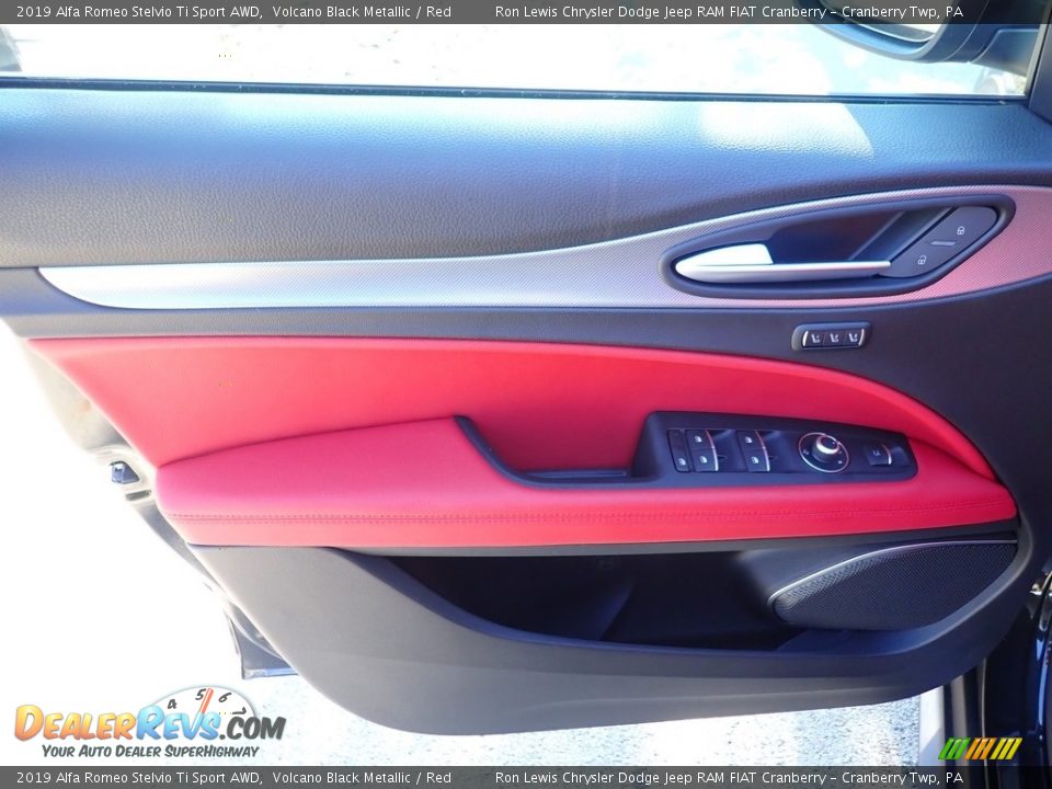 2019 Alfa Romeo Stelvio Ti Sport AWD Volcano Black Metallic / Red Photo #19
