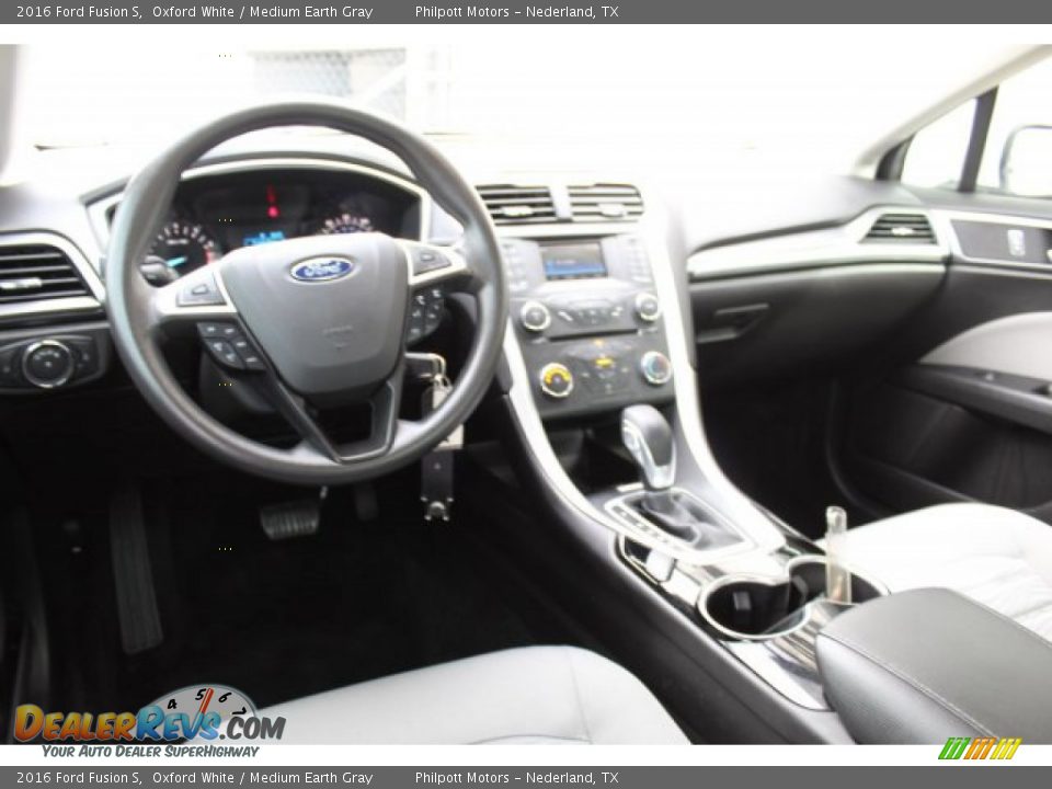 2016 Ford Fusion S Oxford White / Medium Earth Gray Photo #20