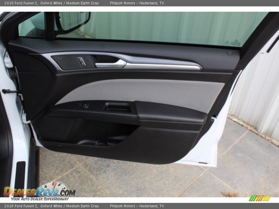 2016 Ford Fusion S Oxford White / Medium Earth Gray Photo #25