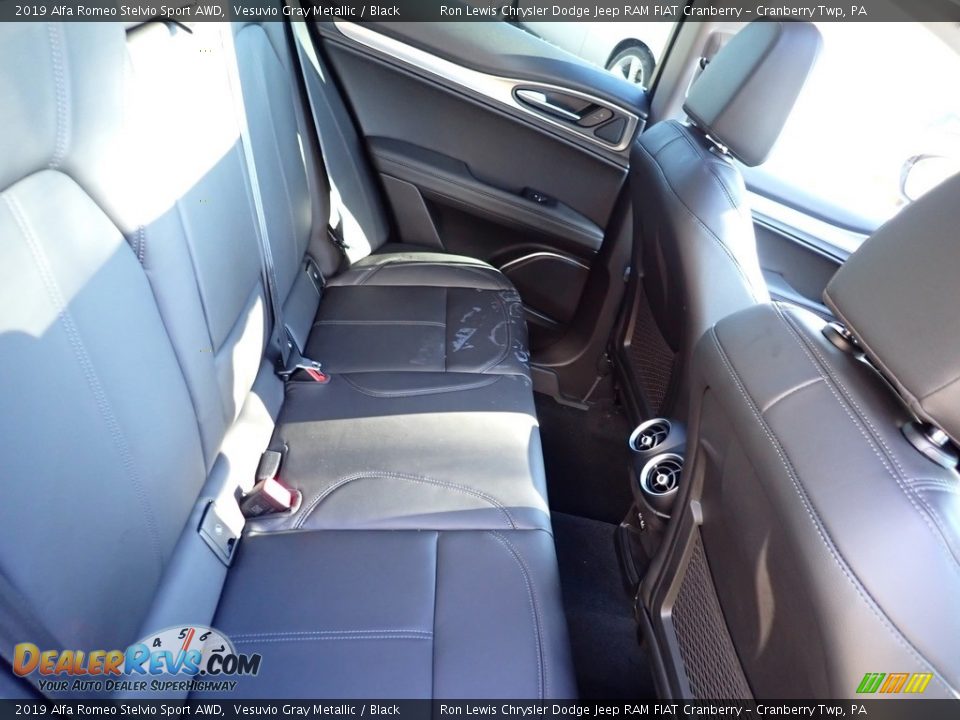 2019 Alfa Romeo Stelvio Sport AWD Vesuvio Gray Metallic / Black Photo #17