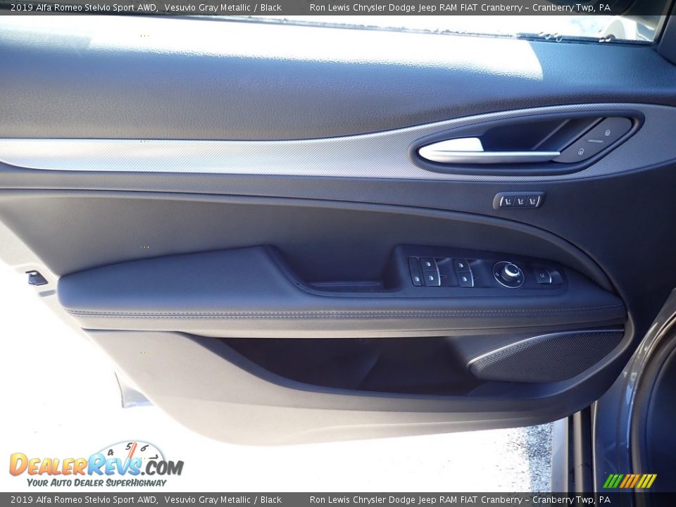 2019 Alfa Romeo Stelvio Sport AWD Vesuvio Gray Metallic / Black Photo #18