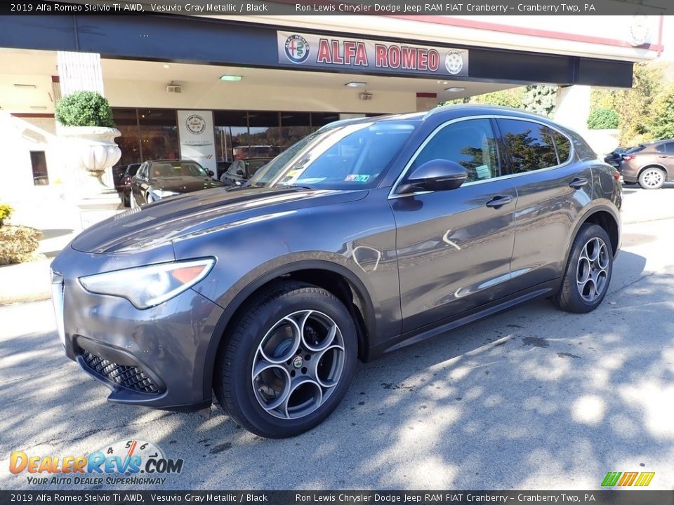 2019 Alfa Romeo Stelvio Ti AWD Vesuvio Gray Metallic / Black Photo #2