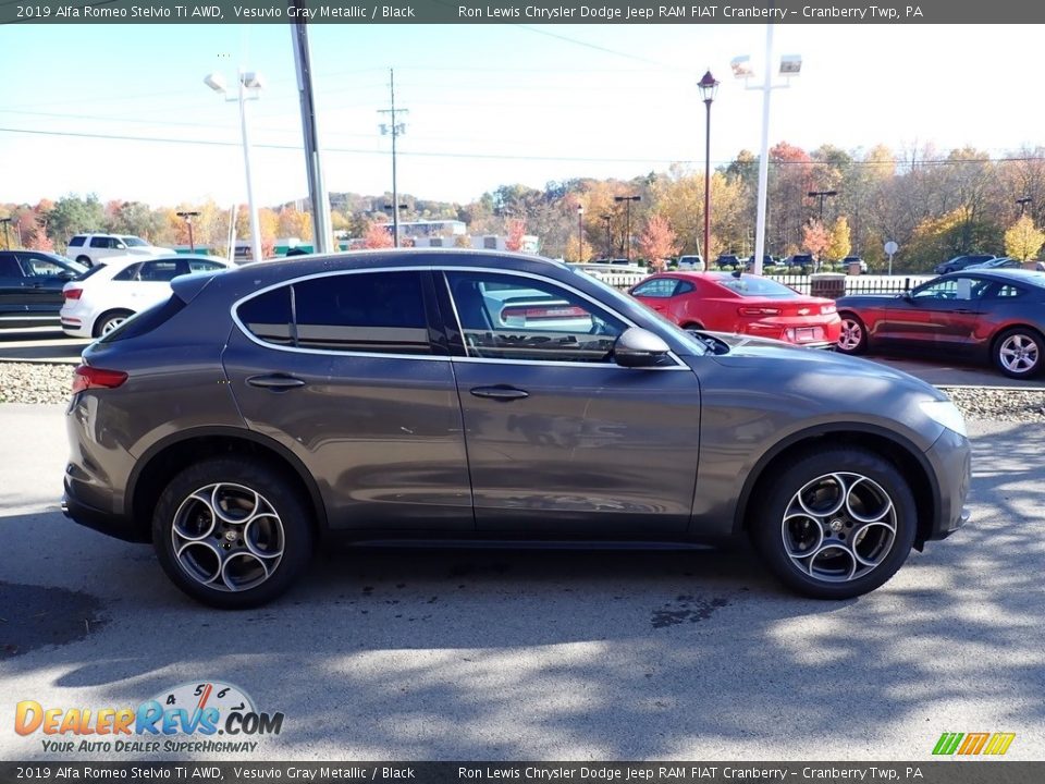 2019 Alfa Romeo Stelvio Ti AWD Vesuvio Gray Metallic / Black Photo #9