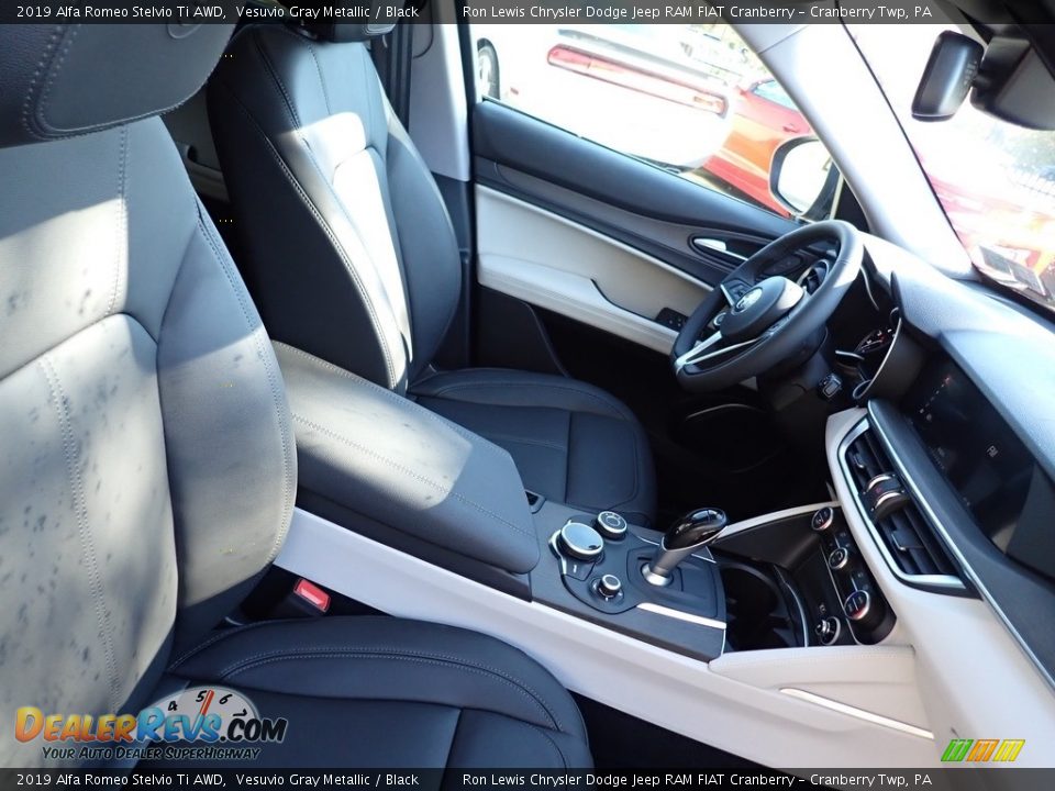 2019 Alfa Romeo Stelvio Ti AWD Vesuvio Gray Metallic / Black Photo #14
