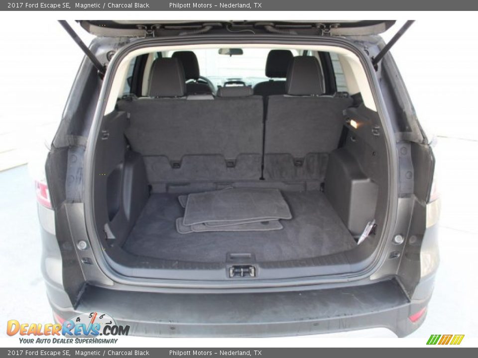 2017 Ford Escape SE Magnetic / Charcoal Black Photo #26