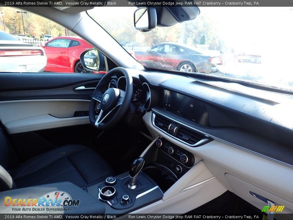 2019 Alfa Romeo Stelvio Ti AWD Vesuvio Gray Metallic / Black Photo #15