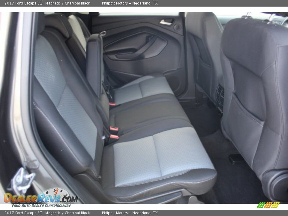 2017 Ford Escape SE Magnetic / Charcoal Black Photo #28