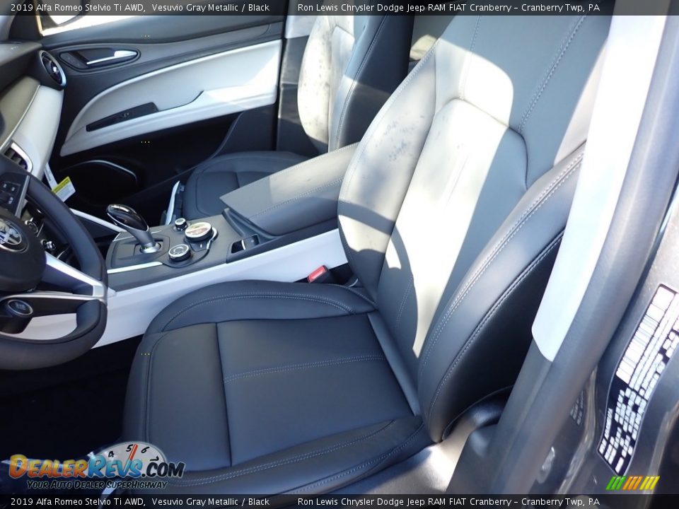 2019 Alfa Romeo Stelvio Ti AWD Vesuvio Gray Metallic / Black Photo #18