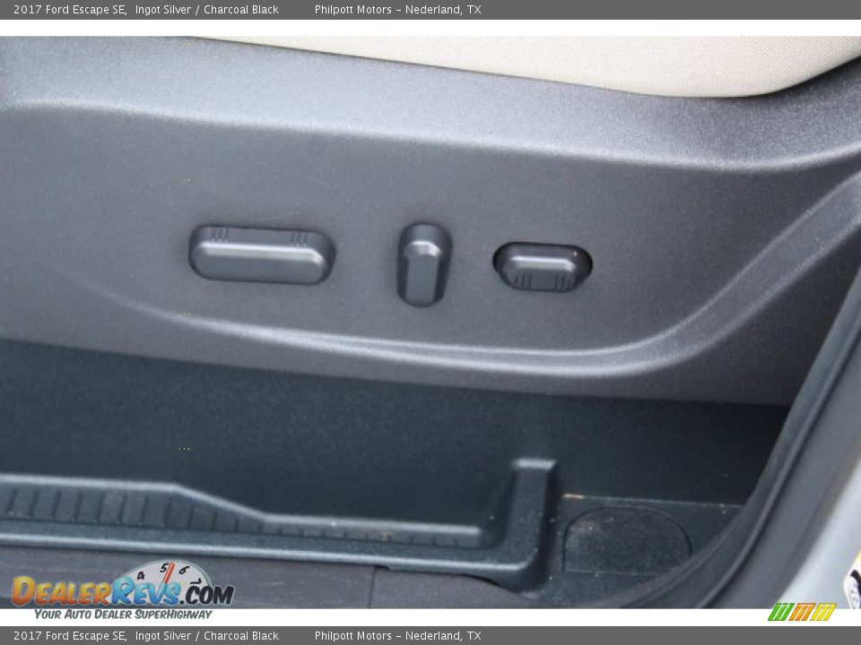 2017 Ford Escape SE Ingot Silver / Charcoal Black Photo #12