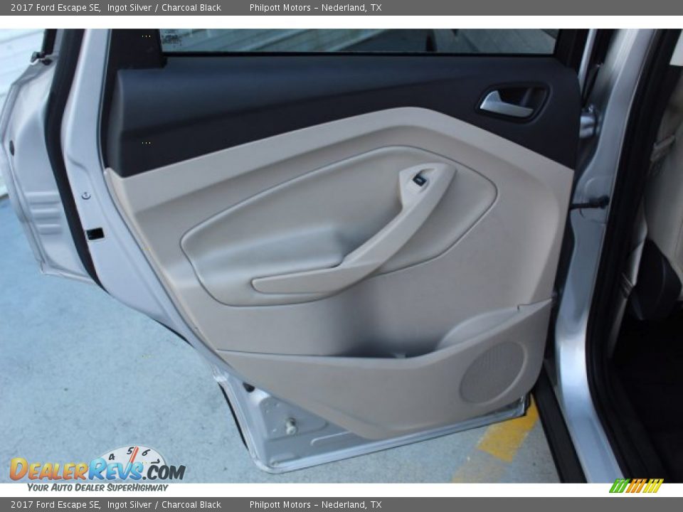 2017 Ford Escape SE Ingot Silver / Charcoal Black Photo #21