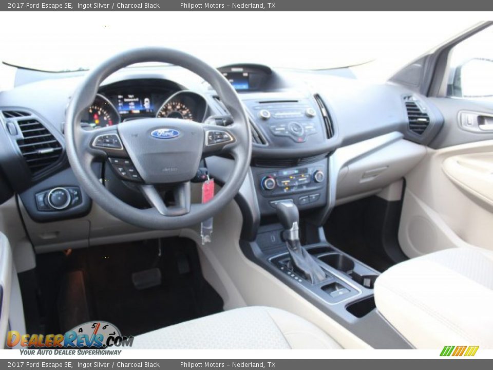 2017 Ford Escape SE Ingot Silver / Charcoal Black Photo #23
