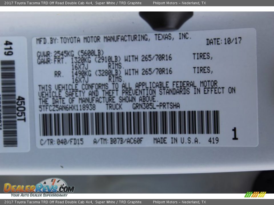 2017 Toyota Tacoma TRD Off Road Double Cab 4x4 Super White / TRD Graphite Photo #32
