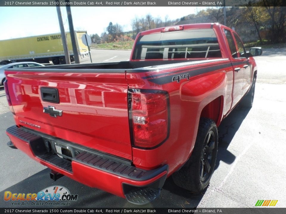 2017 Chevrolet Silverado 1500 Custom Double Cab 4x4 Red Hot / Dark Ash/Jet Black Photo #9