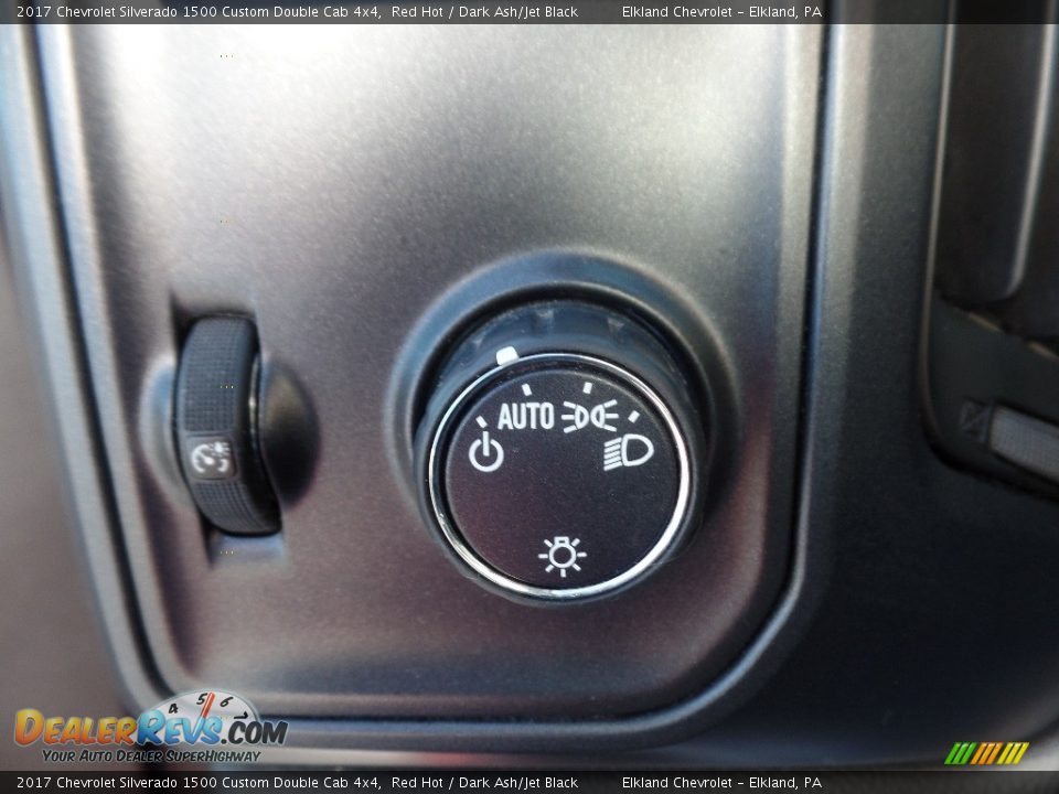 2017 Chevrolet Silverado 1500 Custom Double Cab 4x4 Red Hot / Dark Ash/Jet Black Photo #22