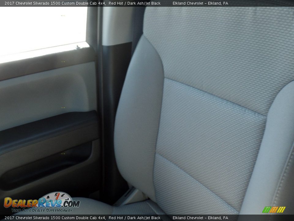 2017 Chevrolet Silverado 1500 Custom Double Cab 4x4 Red Hot / Dark Ash/Jet Black Photo #32