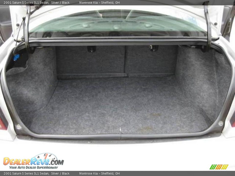 2001 Saturn S Series SL1 Sedan Silver / Black Photo #25
