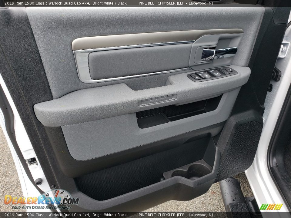 2019 Ram 1500 Classic Warlock Quad Cab 4x4 Bright White / Black Photo #8