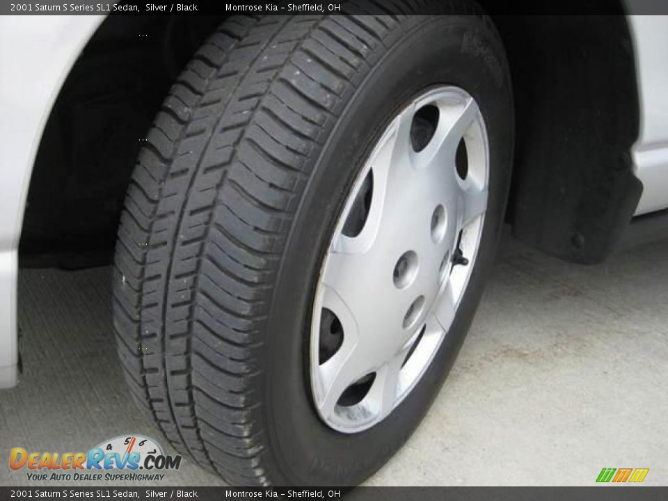 2001 Saturn S Series SL1 Sedan Silver / Black Photo #27