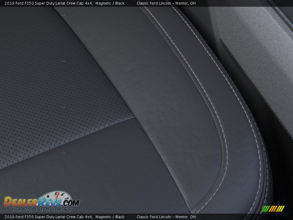 2019 Ford F350 Super Duty Lariat Crew Cab 4x4 Magnetic / Black Photo #16
