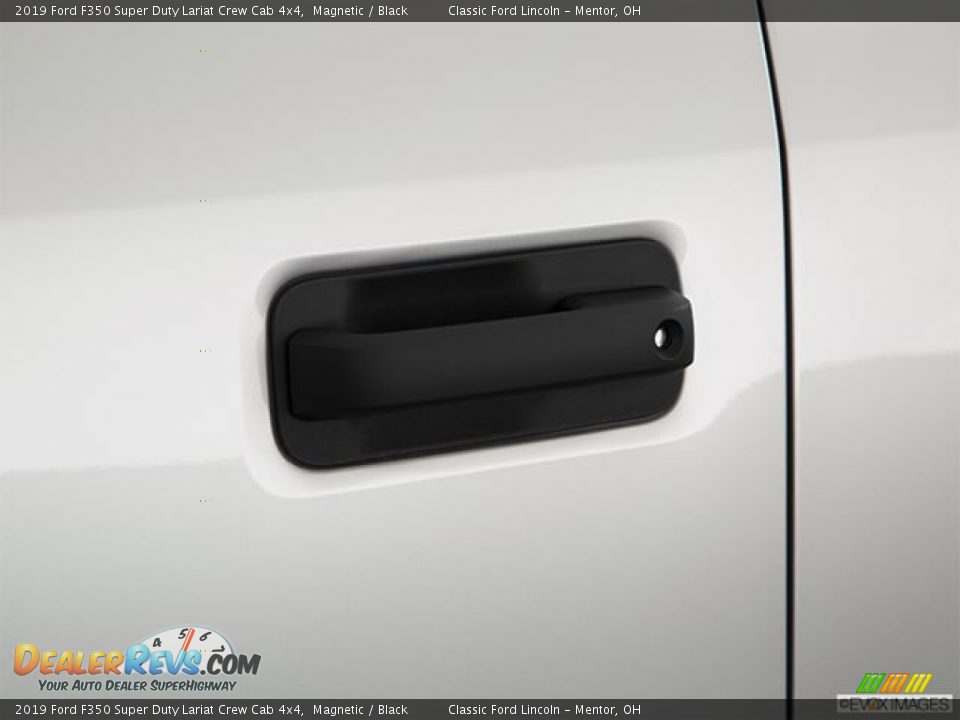 2019 Ford F350 Super Duty Lariat Crew Cab 4x4 Magnetic / Black Photo #30