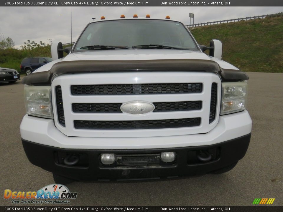 2006 Ford F350 Super Duty XLT Crew Cab 4x4 Dually Oxford White / Medium Flint Photo #4