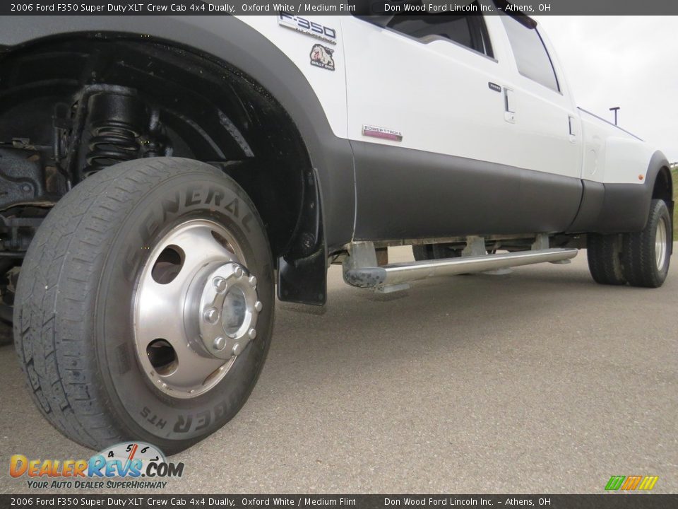 2006 Ford F350 Super Duty XLT Crew Cab 4x4 Dually Oxford White / Medium Flint Photo #8