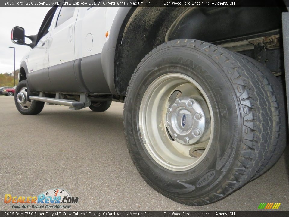 2006 Ford F350 Super Duty XLT Crew Cab 4x4 Dually Oxford White / Medium Flint Photo #10