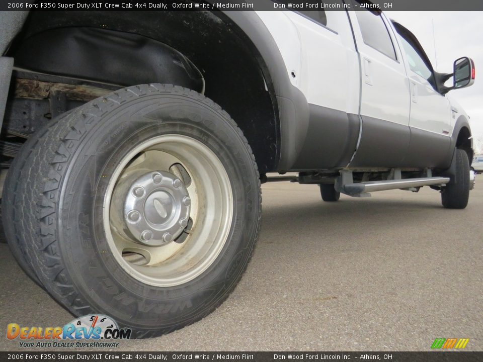 2006 Ford F350 Super Duty XLT Crew Cab 4x4 Dually Oxford White / Medium Flint Photo #14